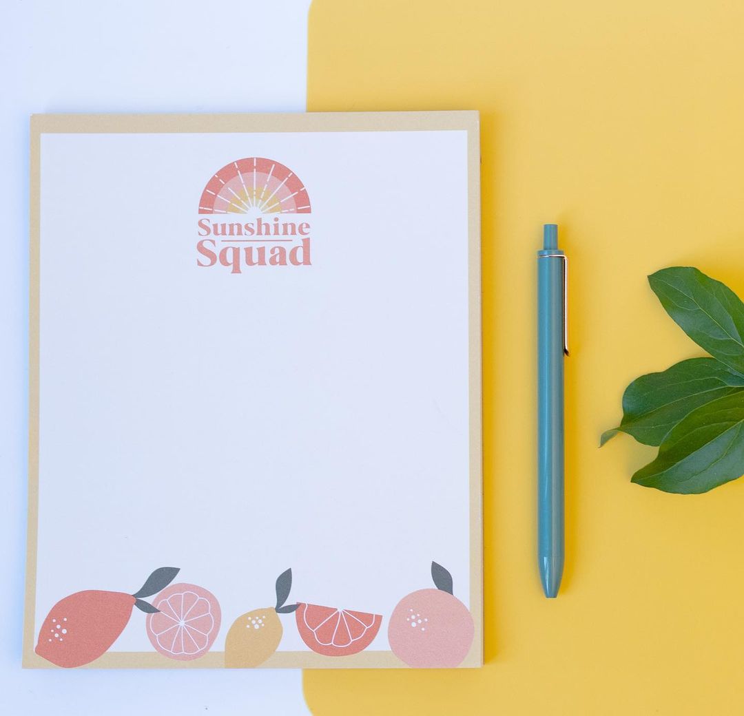 Notepad set with a pen
